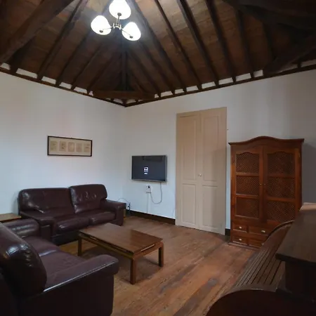 Casa Antigua La Embajada * Tejina